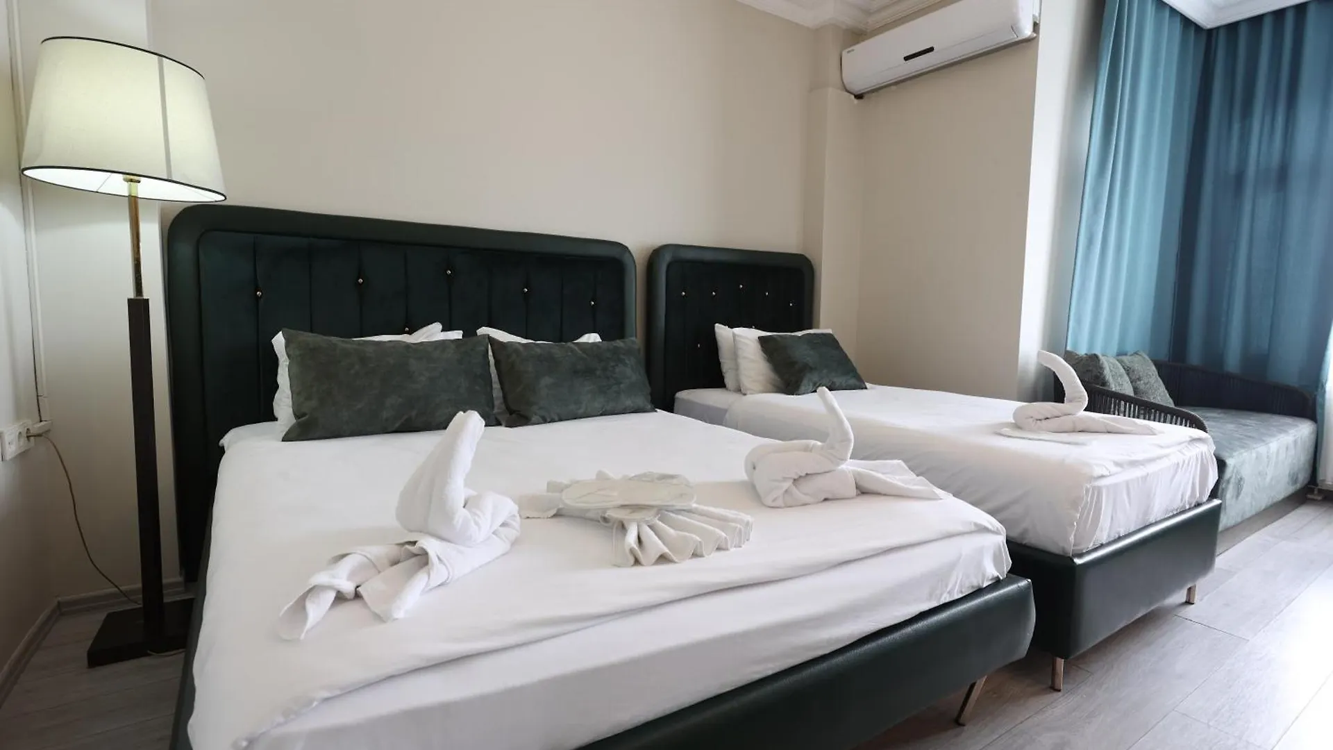 Cheers Lighthouse Hostel Istanboel Turkije